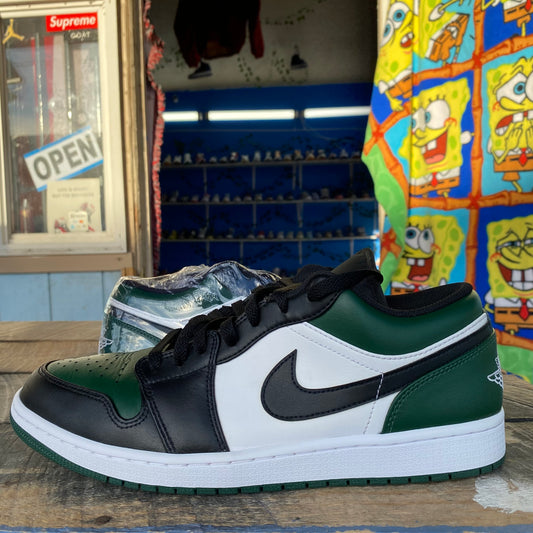 Air Jordan 1 Low “Green Toe” size 11